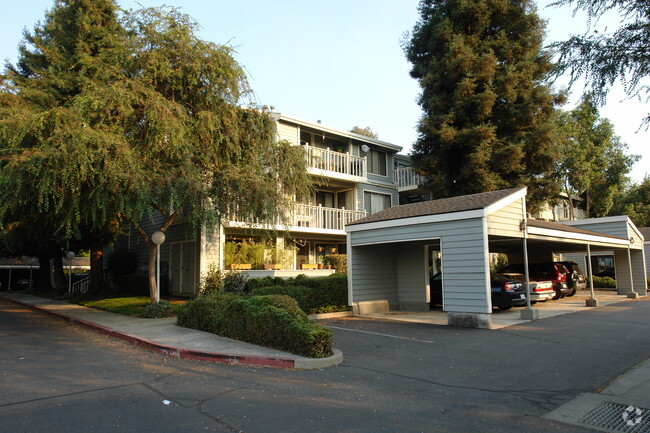 Building Photo - Meadowbrook