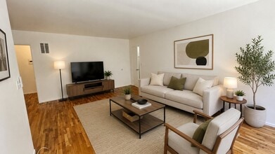 Building Photo - 618 Hayworth Ave