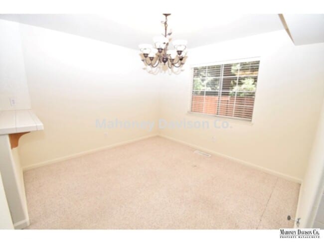 Building Photo - 1728 Zinfandel Dr