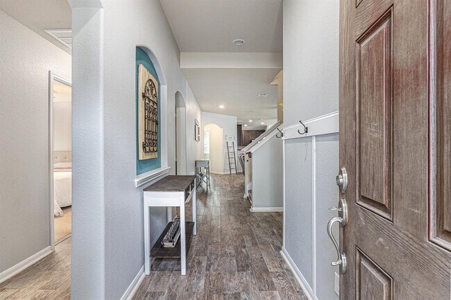 Building Photo - 9962 Manor Spring Ln