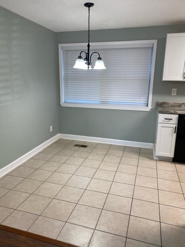 Building Photo - 3 bedroom in Valdosta GA 31602