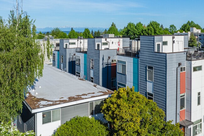 Building Photo - 6315 42nd Ave SW