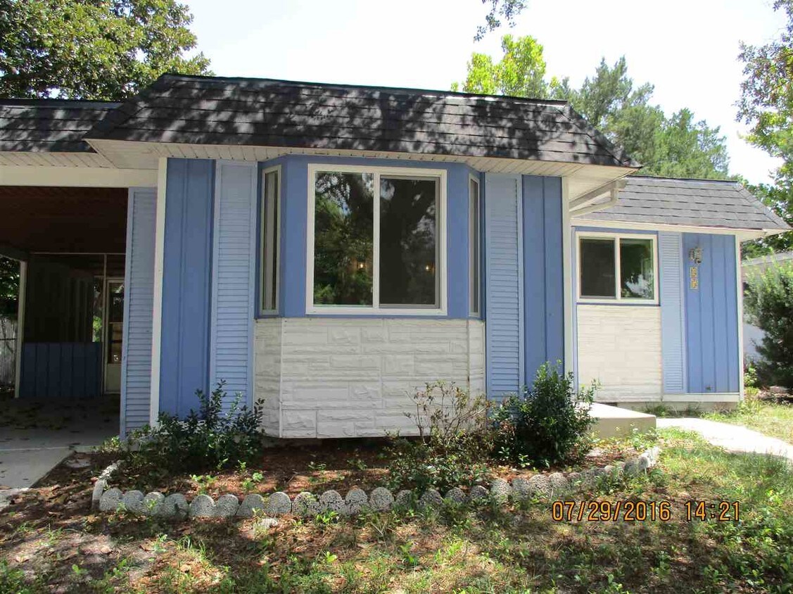 Primary Photo - 85 Catalina Cir