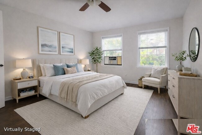 Building Photo - 15061 Moorpark St