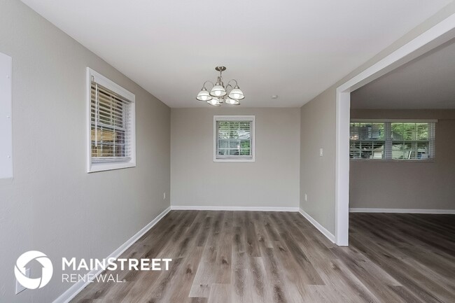 Foto del edificio - 7145 Pinewood Dr