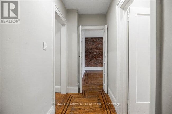 Photo du bâtiment - 316-316 Aberdeen Ave