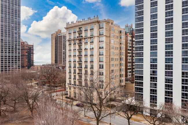 Foto del edificio - 1550 N State
