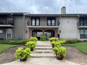 Building Photo - 5806 Birchbrook Dr