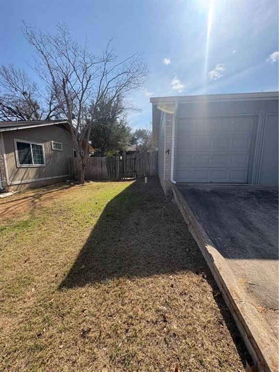 Building Photo - 4009 Hillside Dr
