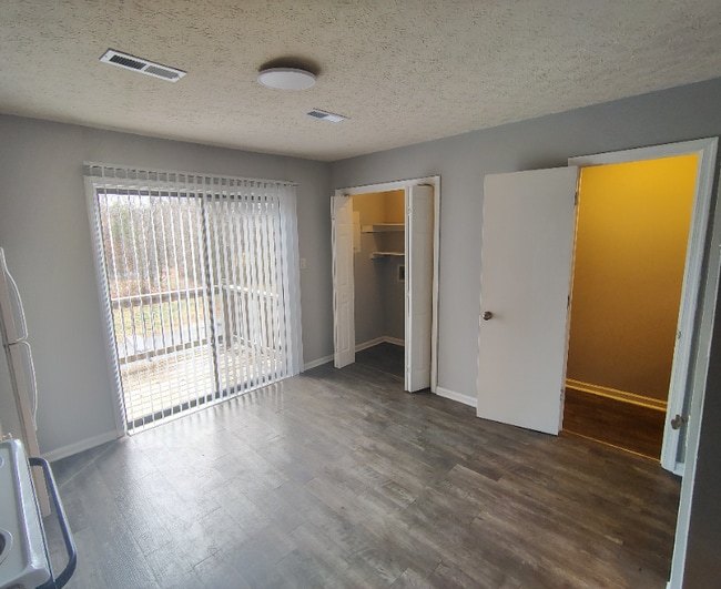 Foto del edificio - 22 Fonda Dr