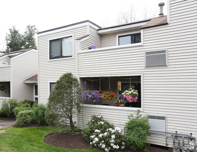 Sprucewood Apartments Rentals Rocky Hill, CT