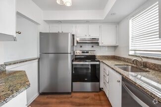 Building Photo - 9851 Sandalfoot Blvd