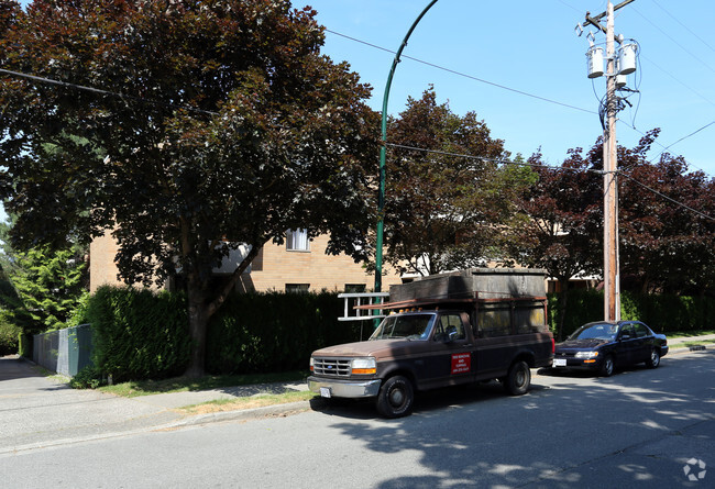 Photo du bâtiment - Maple Crest Apartments