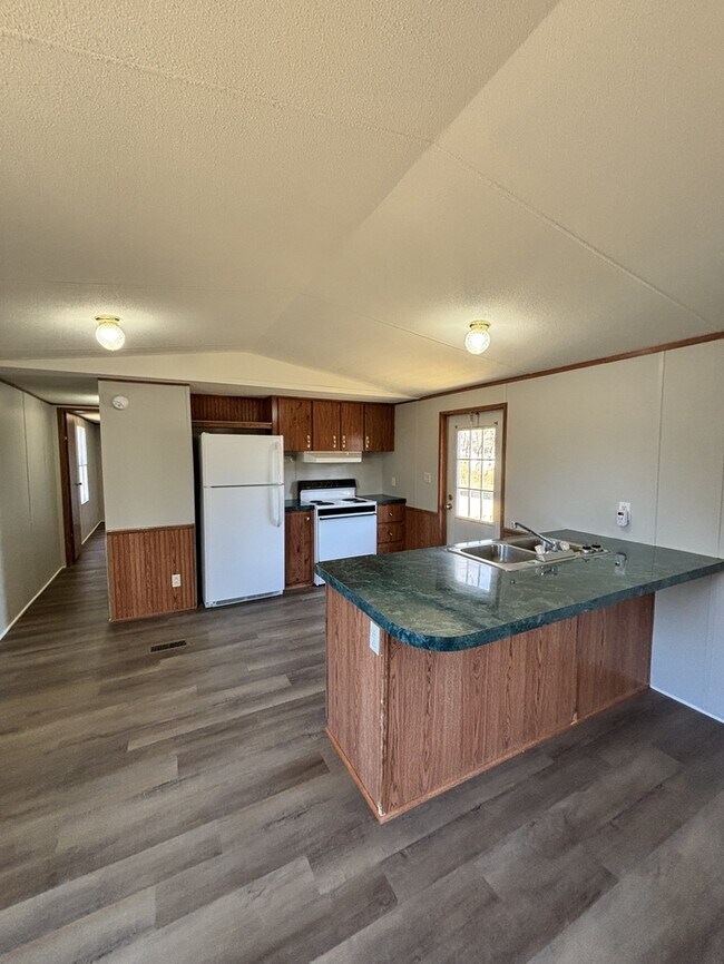 Foto del edificio - 128 Cassidy Ln