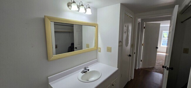 Foto del edificio - 4169 Grace Chapel Rd