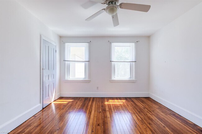 Foto del edificio - 5 br, 2 bath House - 1737 MONUMENT ST