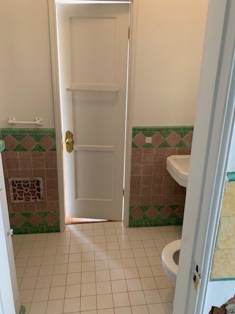 baño - 447 N Hayworth Ave