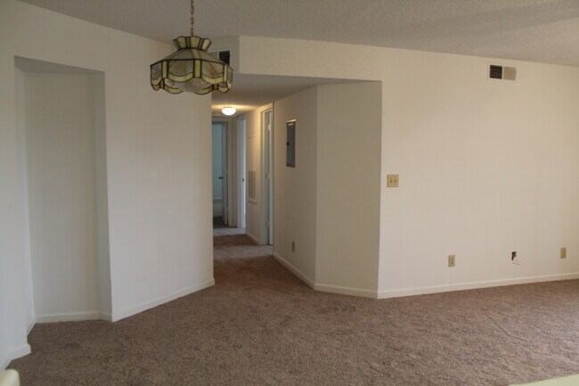 Foto del edificio - 2225 Huntingdon Dr