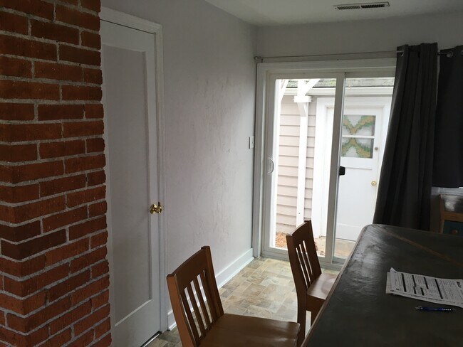 Foto del edificio - 98 W 29th Ave