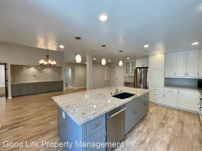 Building Photo - 4 br, 2 bath House - 1520 Via Dorado