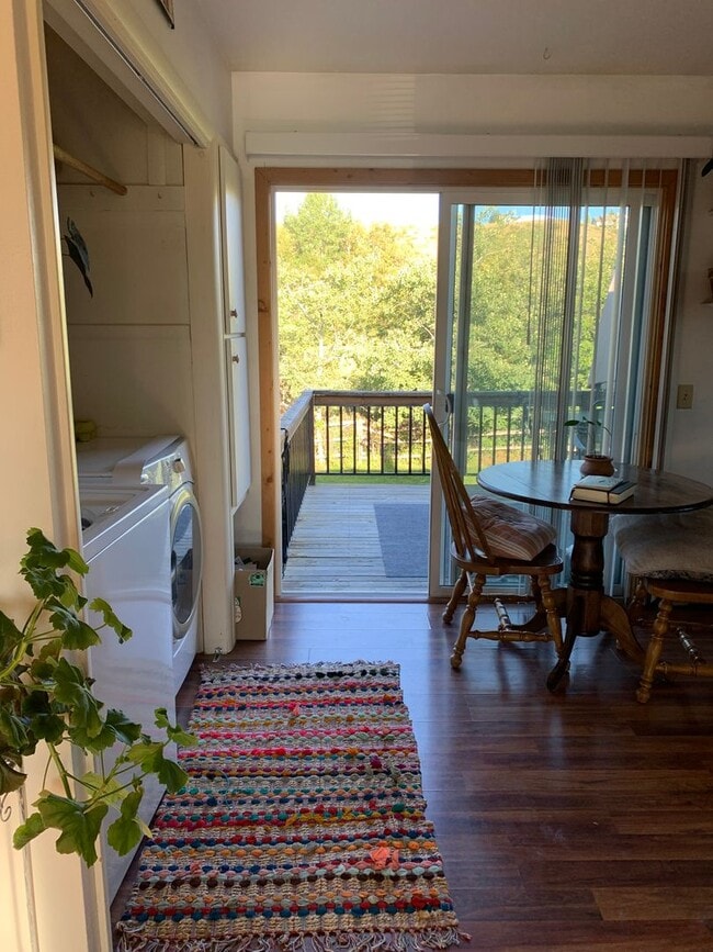 Building Photo - 1606 S Rouse Ave