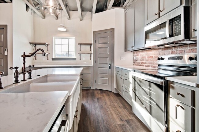 Building Photo - Chicago Row Townhouse