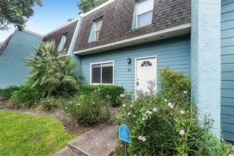 Building Photo - 501 SW 75th St