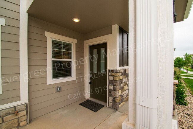 Building Photo - Gorgeous-Like new Town Home