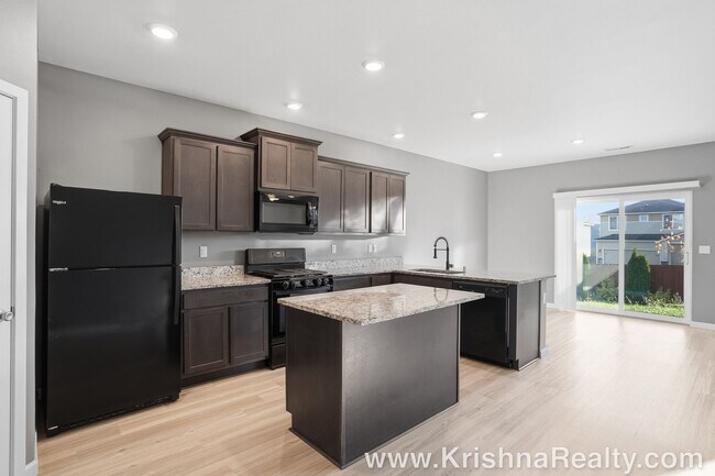Foto del edificio - Lovely 5 BD | 3 BA | Loft | Main-Level Suite | 2,376 SF | Corner Lot | Riverside Estates