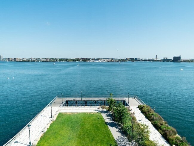 Building Photo - 300 Pier 4 Blvd.