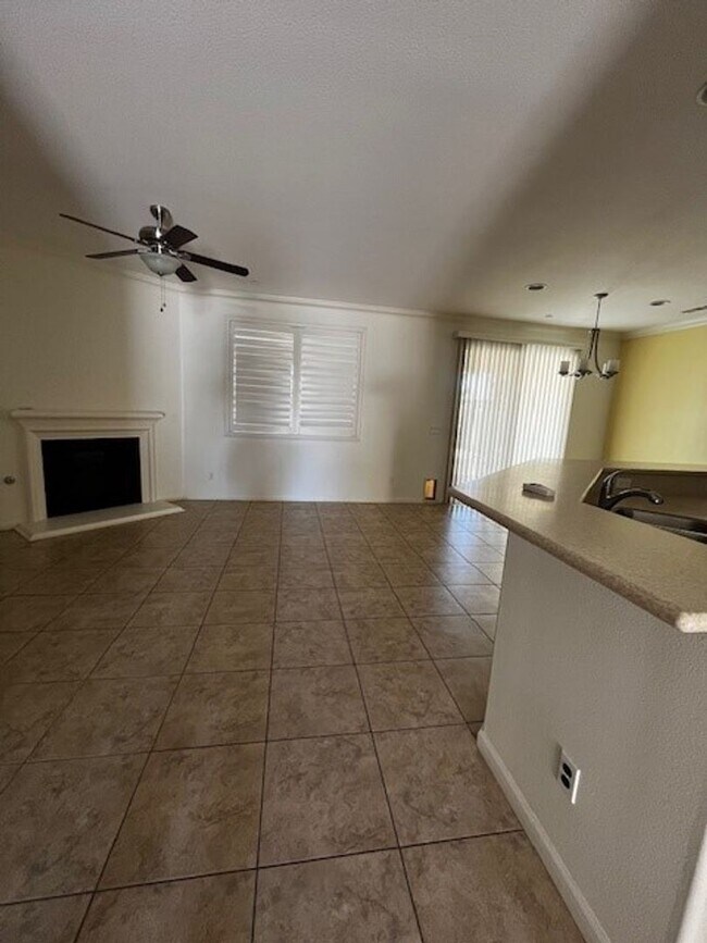 Foto del edificio - 13304 Sterling Heights Dr