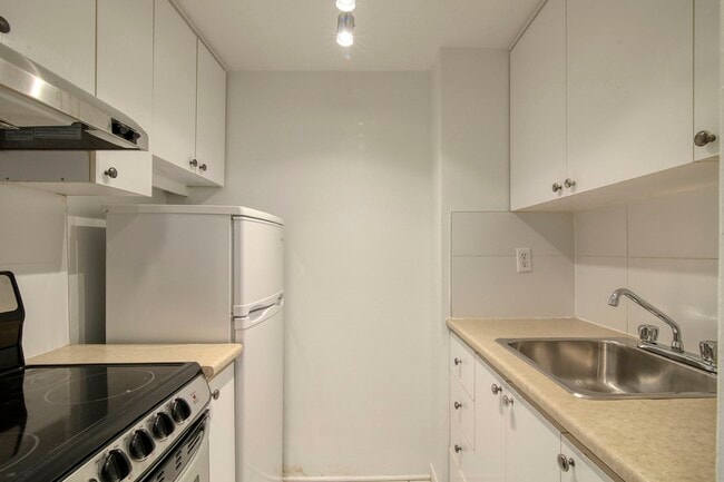 Building Photo - Carlton Towers