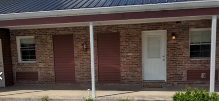 Building Photo - 1421 N Main St