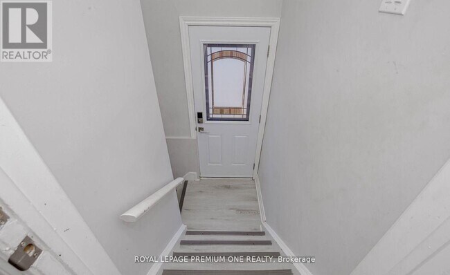 Photo du bâtiment - 2085 Bridge Rd