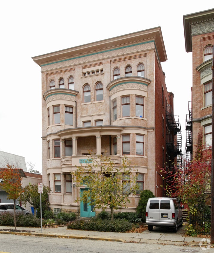 Primary Photo - 5460 Penn Ave