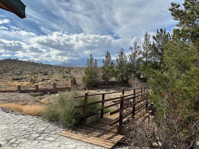 Building Photo - 13975 Racel St