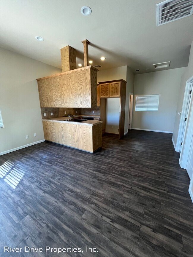 Foto del edificio - 2 br, 1 bath House - 819 Lake Avenue