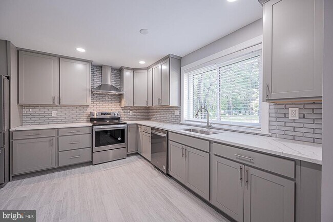 Foto del edificio - 7115 Talisman Ln
