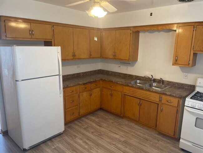 Foto del edificio - 7134 Riverside Dr