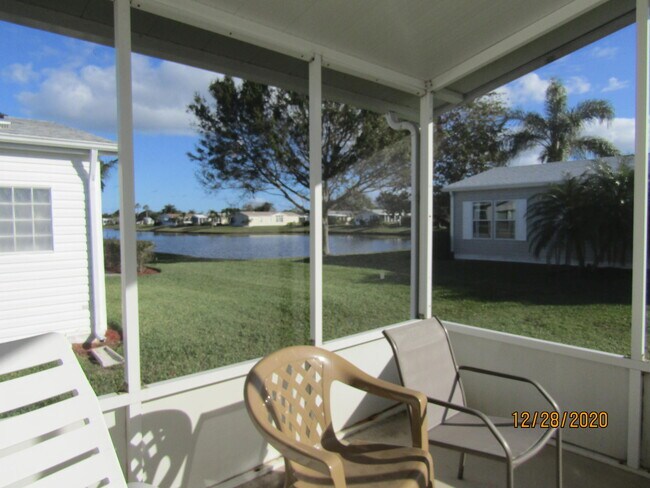 Foto del edificio - 7940 Meadowlark Ln