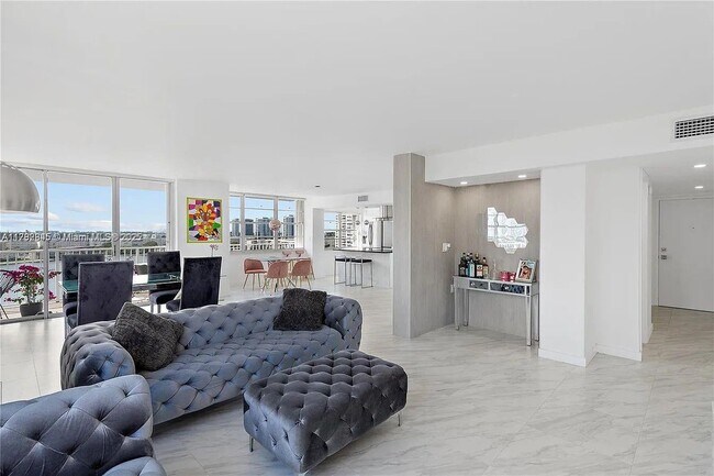 Foto del edificio - 2801 NE 183rd St