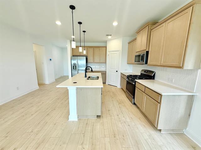 Foto del edificio - 2124 Rhodora Ave