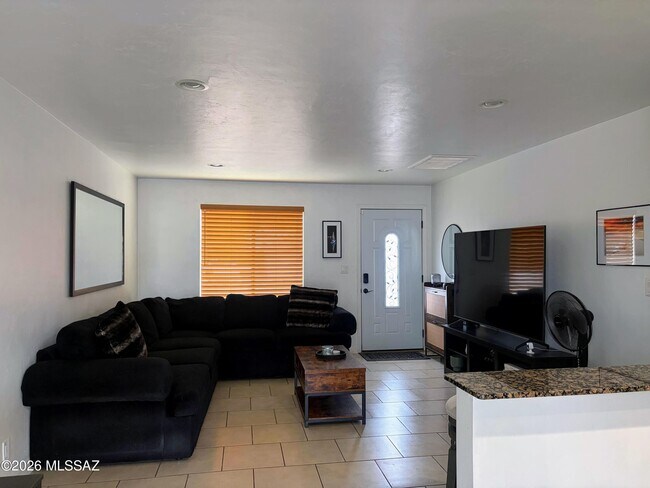 Foto del edificio - 5840 E 36th St