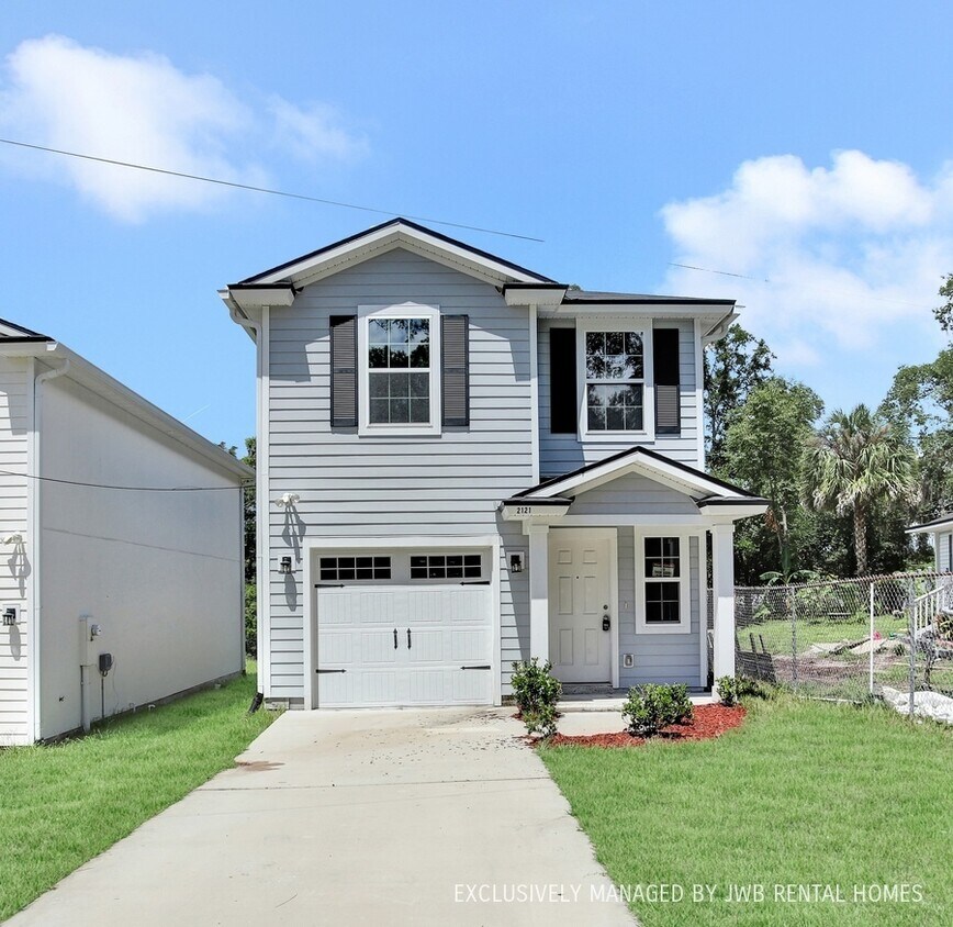 Primary Photo - 2121 4th Ave