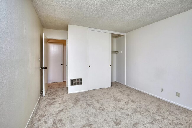 Foto del edificio - APT 92