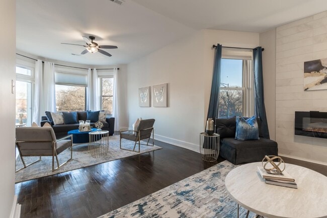 Building Photo - 5536 S King Dr