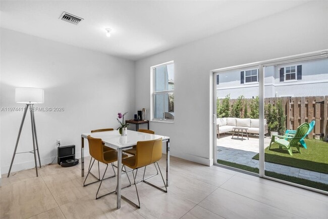 Foto del edificio - 11927 NW 46th St