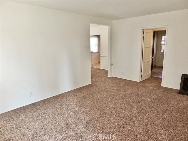 Building Photo - 5943 Greentop St