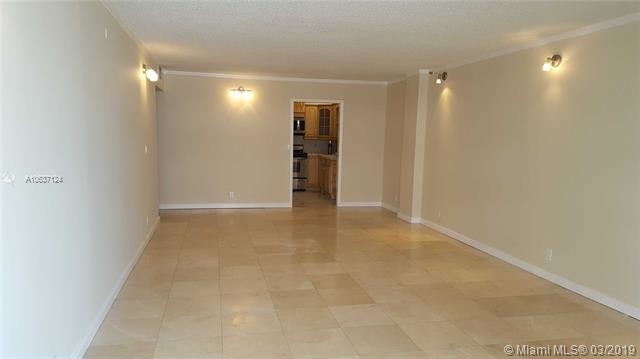 Building Photo - 8877 Collins Ave