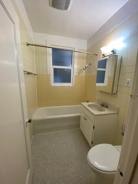 Foto del edificio - 245 Shrader St